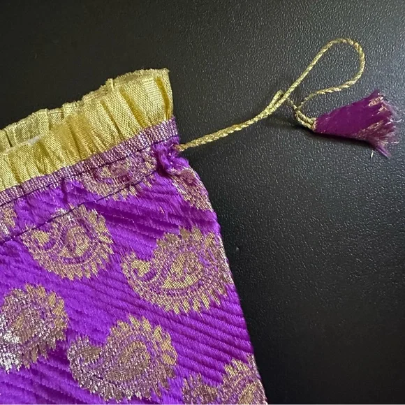 ⭐️ Purple and Gold Drawstring Bag - Picture 9 of 9
